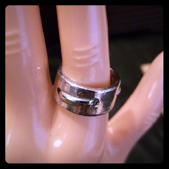 Vintage Jewelry - Sterling Silver Ring